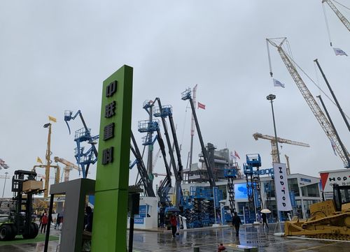 疫情下的行業熱潮 上海寶馬展見證工程機械強勢復蘇